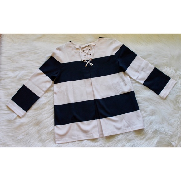 Tommy Hilfiger Tops - Tommy Hilfiger Adapted bold stripe top